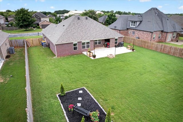 112 Sussex Avenue, Lowell, AR 72745