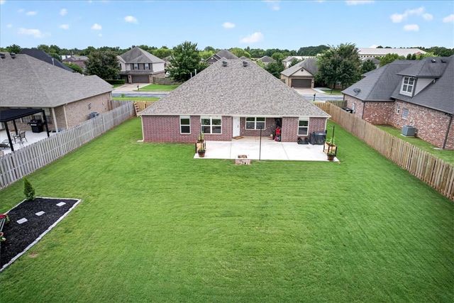 112 Sussex Avenue, Lowell, AR 72745