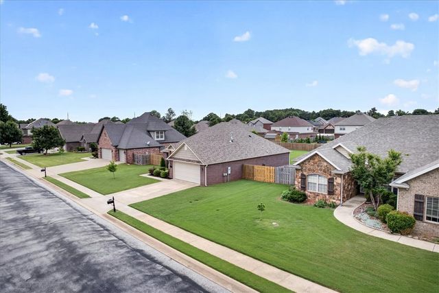 112 Sussex Avenue, Lowell, AR 72745