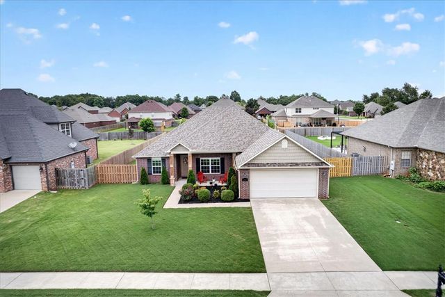 112 Sussex Avenue, Lowell, AR 72745