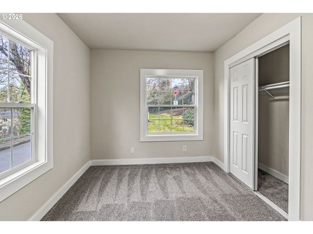 802 Nw 5TH Cir, Camas, WA 98607