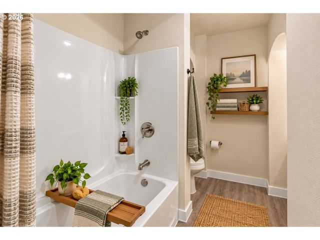 802 Nw 5TH Cir, Camas, WA 98607