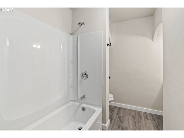 802 Nw 5TH Cir, Camas, WA 98607