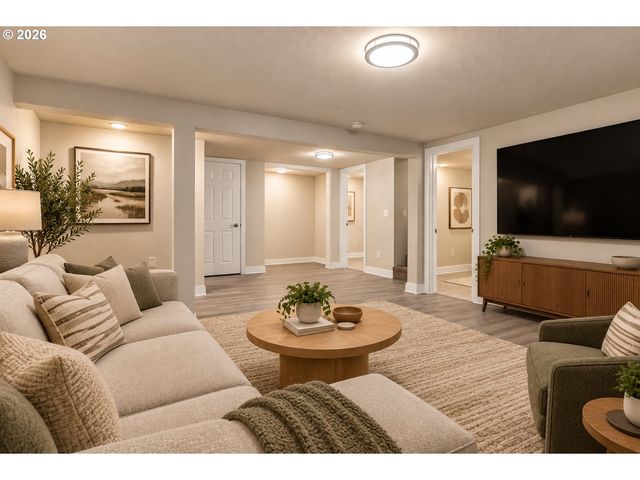 802 Nw 5TH Cir, Camas, WA 98607
