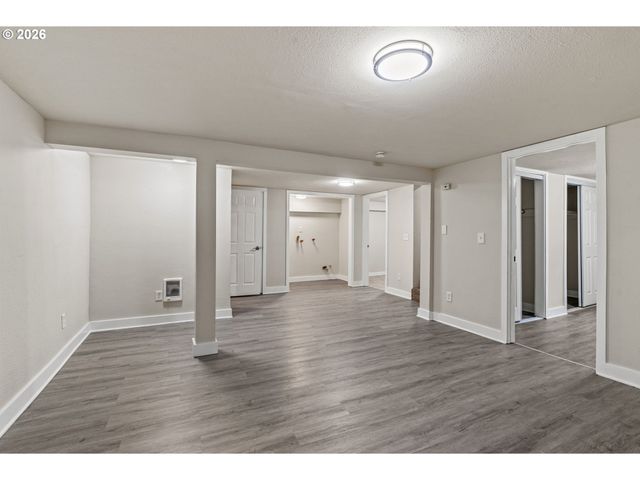 802 Nw 5TH Cir, Camas, WA 98607