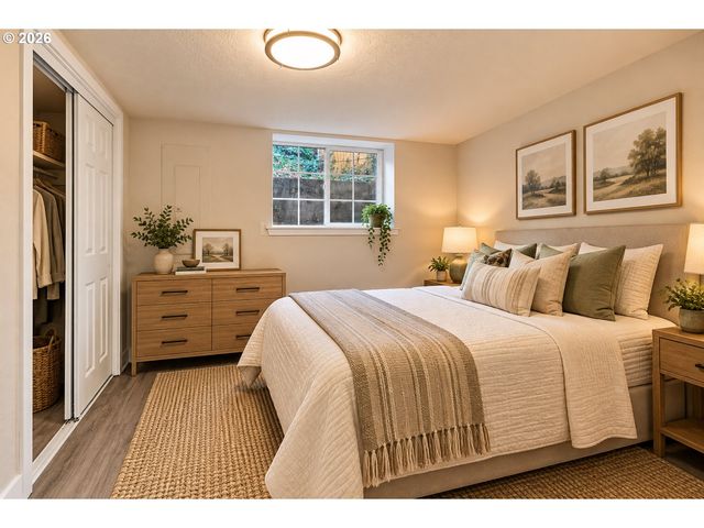 802 Nw 5TH Cir, Camas, WA 98607
