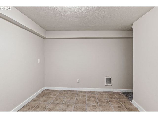 802 Nw 5TH Cir, Camas, WA 98607