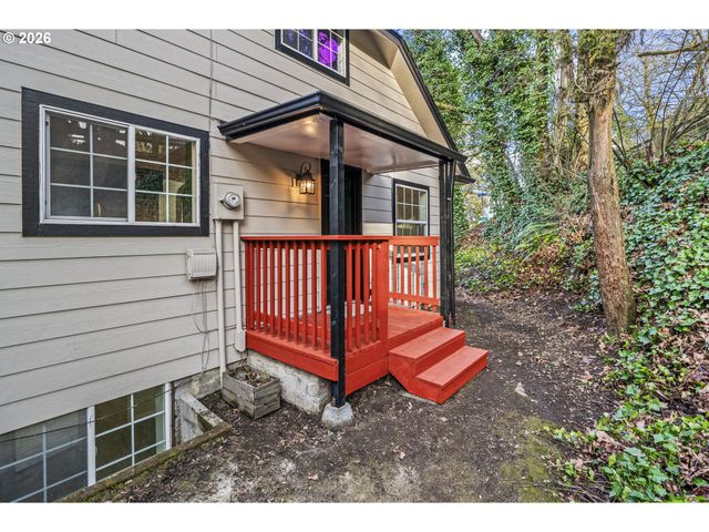802 Nw 5TH Cir, Camas, WA 98607