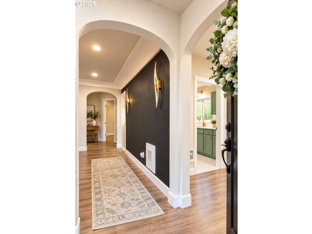 802 Nw 5TH Cir, Camas, WA 98607