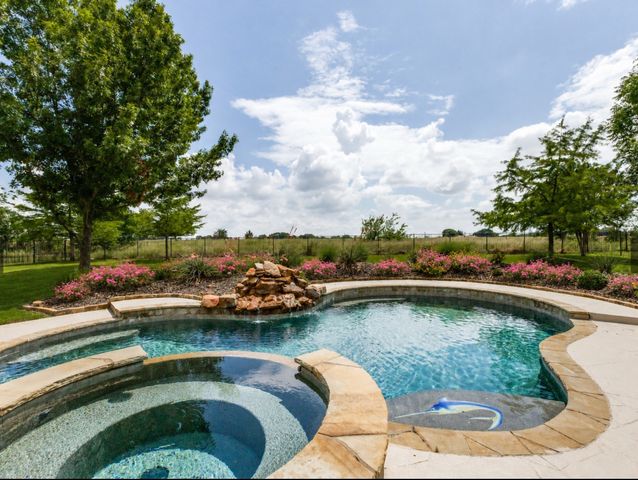 164 Stoneleigh Drive, Heath, TX 75032