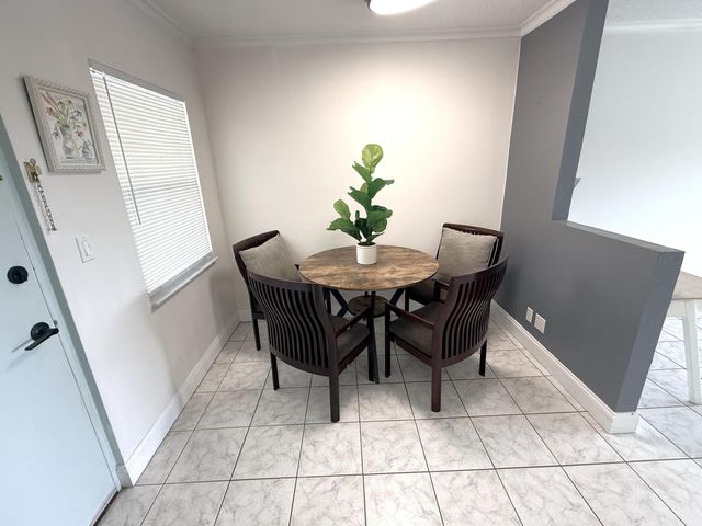 2555 NE 11TH Street 303, Fort Lauderdale, FL 33304