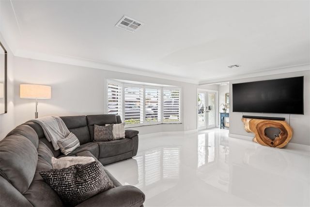 4000 NE 24th Avenue, Lighthouse Point, FL 33064