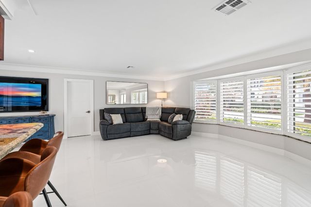 4000 NE 24th Avenue, Lighthouse Point, FL 33064