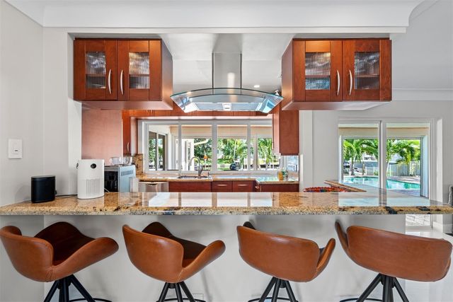 4000 NE 24th Avenue, Lighthouse Point, FL 33064