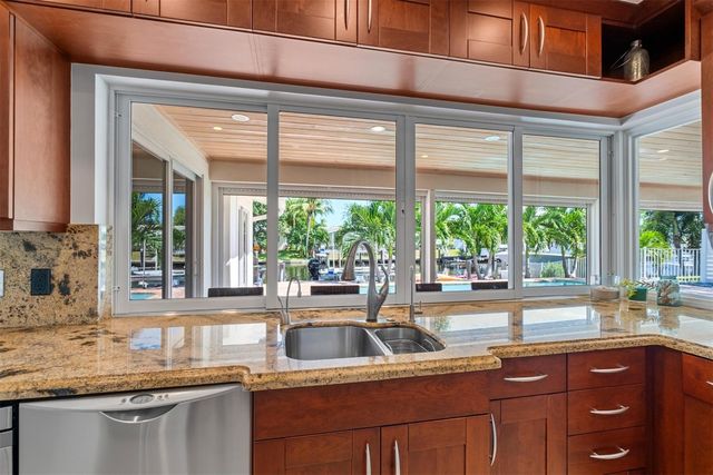 4000 NE 24th Avenue, Lighthouse Point, FL 33064