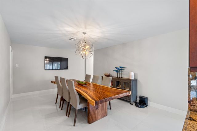 4000 NE 24th Avenue, Lighthouse Point, FL 33064