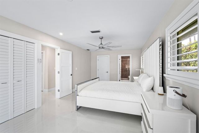 4000 NE 24th Avenue, Lighthouse Point, FL 33064