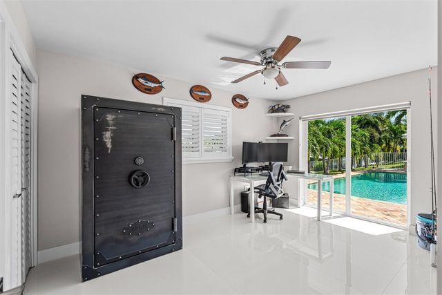 4000 NE 24th Avenue, Lighthouse Point, FL 33064