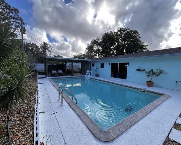 1301 SE Sandpiper Lane, Stuart, FL 34996