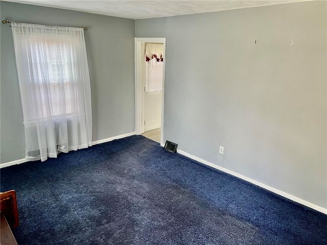 215 Melvin Dr, West Mifflin, PA 15236
