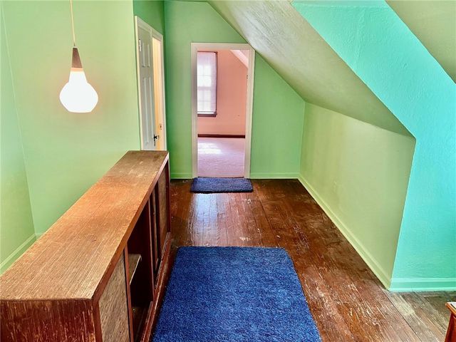 215 Melvin Dr, West Mifflin, PA 15236