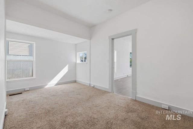 1011.5 10th Ave South, Nampa, ID 83651