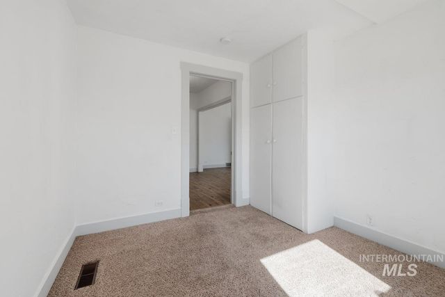 1011.5 10th Ave South, Nampa, ID 83651