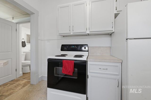 1011.5 10th Ave South, Nampa, ID 83651