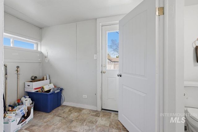 1011.5 10th Ave South, Nampa, ID 83651