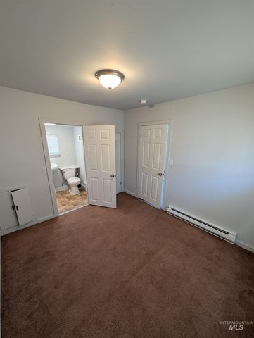 1011.5 10th Ave South, Nampa, ID 83651