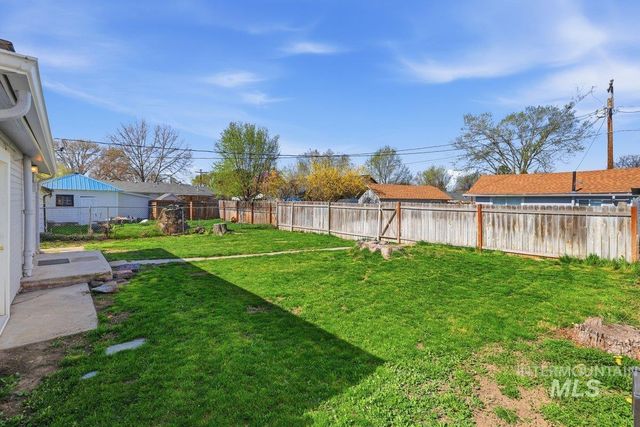 1011.5 10th Ave South, Nampa, ID 83651