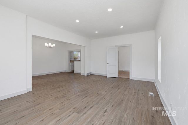 1011.5 10th Ave South, Nampa, ID 83651