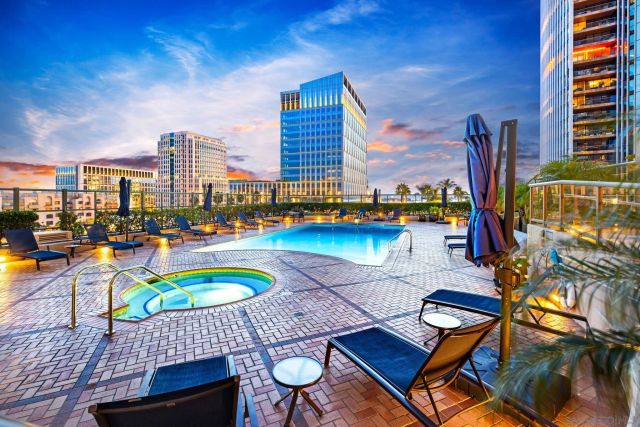 700 W E St 1502, San Diego, CA 92101