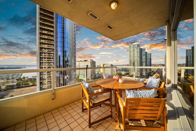 700 W E St 1502, San Diego, CA 92101