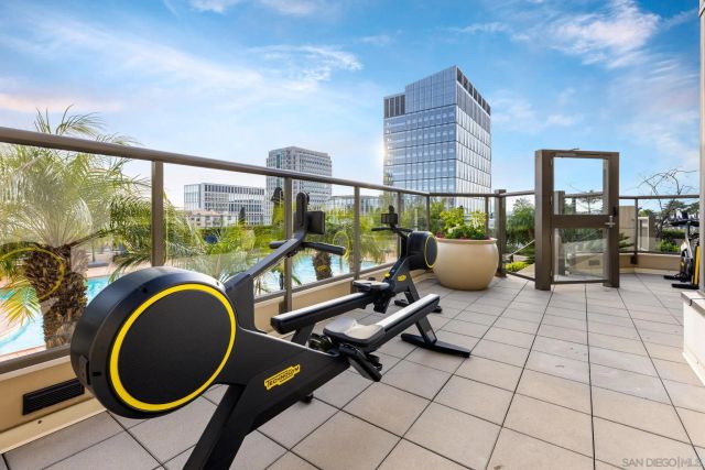 700 W E St 1502, San Diego, CA 92101