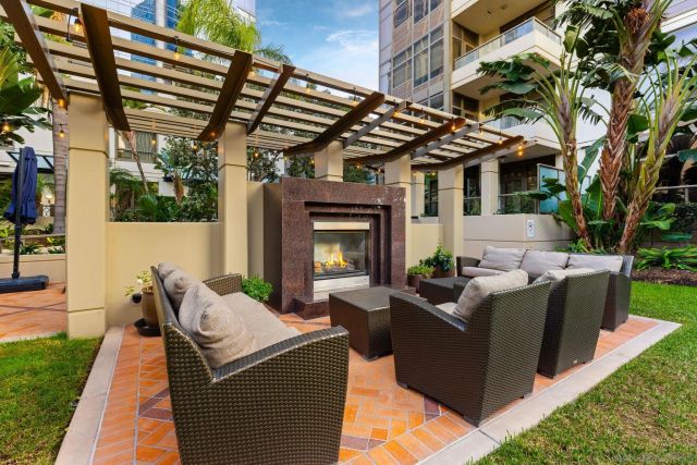 700 W E St 1502, San Diego, CA 92101