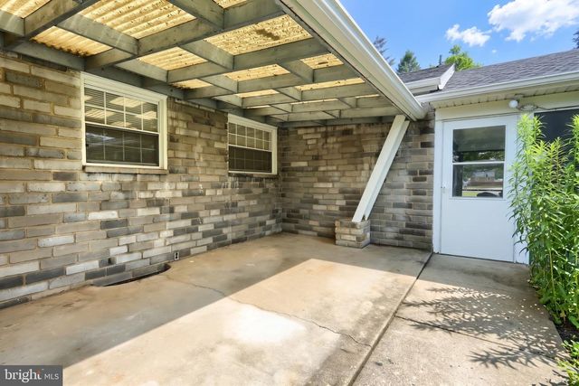 241 CLEARVIEW RD, Hanover, PA 17331