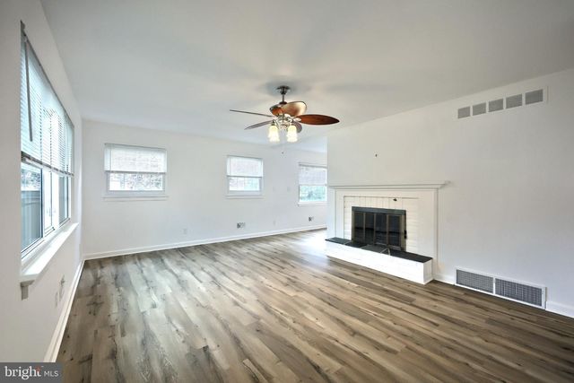 241 CLEARVIEW RD, Hanover, PA 17331