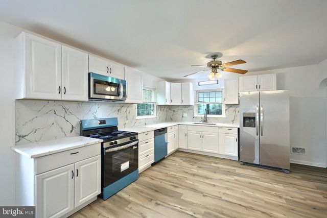 241 CLEARVIEW RD, Hanover, PA 17331
