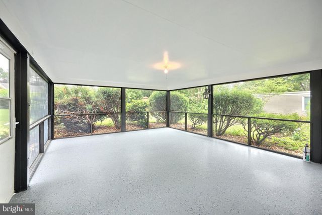 241 CLEARVIEW RD, Hanover, PA 17331
