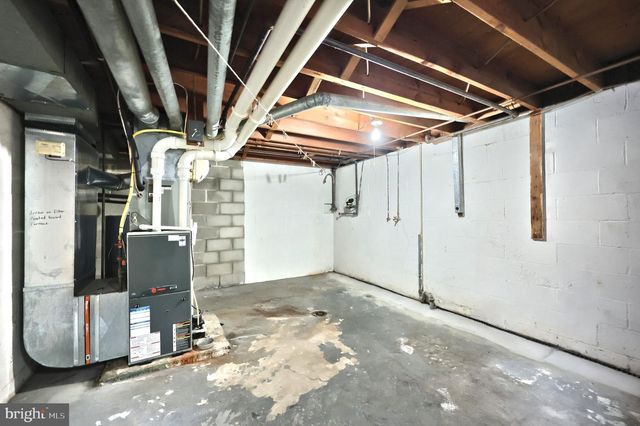 241 CLEARVIEW RD, Hanover, PA 17331