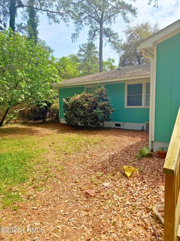 2403 Pine Court, Beaufort, SC 29902