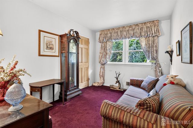 38 Sherwood Avenue, East Brunswick, NJ 08816