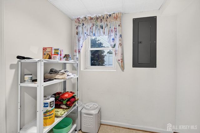 38 Sherwood Avenue, East Brunswick, NJ 08816