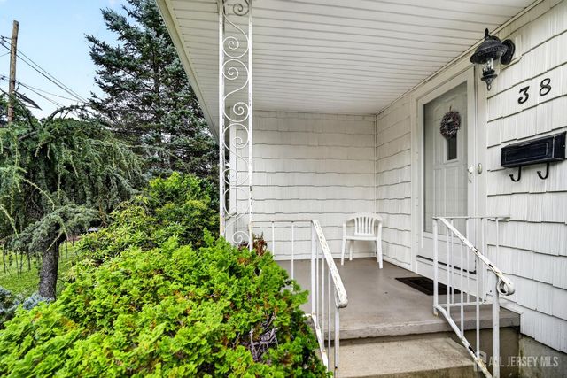 38 Sherwood Avenue, East Brunswick, NJ 08816