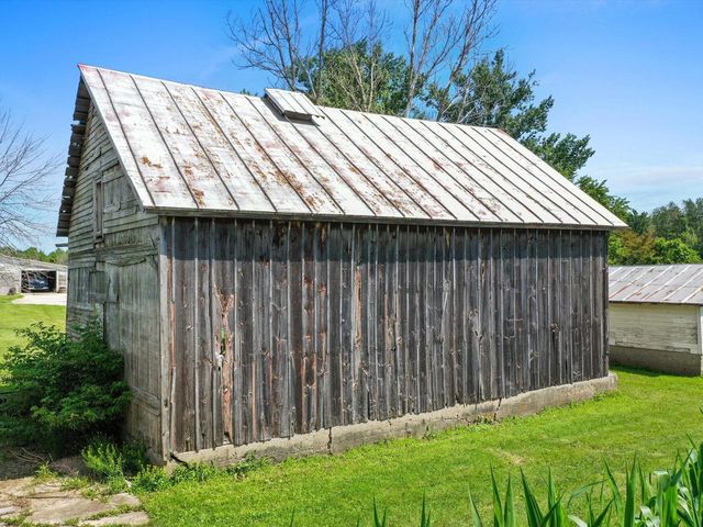 3106 E County Highway V, Mishicot, WI 54228