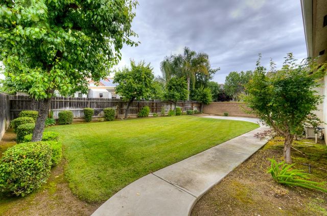 3235 Rall Avenue, Clovis, CA 93619