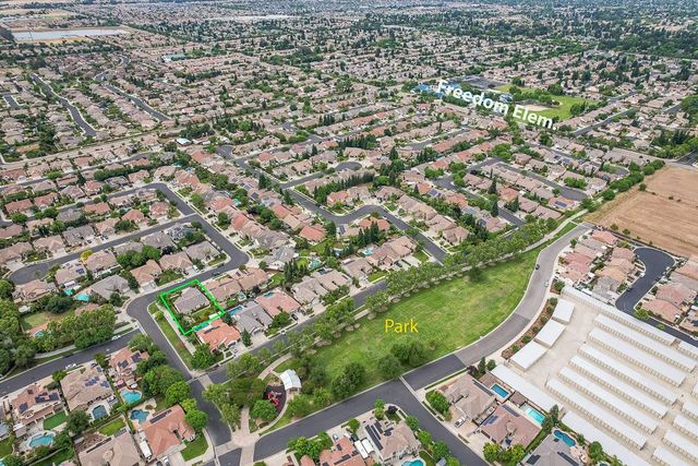 3235 Rall Avenue, Clovis, CA 93619