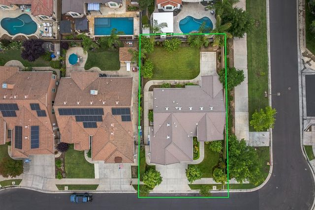 3235 Rall Avenue, Clovis, CA 93619