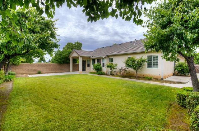 3235 Rall Avenue, Clovis, CA 93619